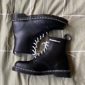 COPY - Brand New Doc Martens w White Laces and St…